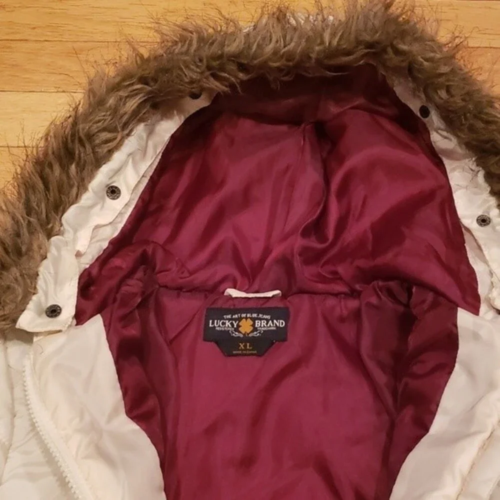 Lucky Brand Packable Down Puffer Jacket White Coat Hooded Youth Size XL.